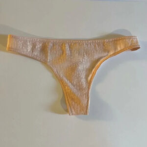 Gap seamless lace thong 
